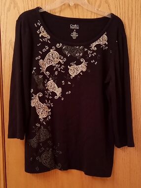 croft & barrow Black Long Sleeve Scoop Neck Top with Cream Paisley